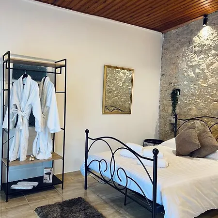 Vhouse At Βουνί